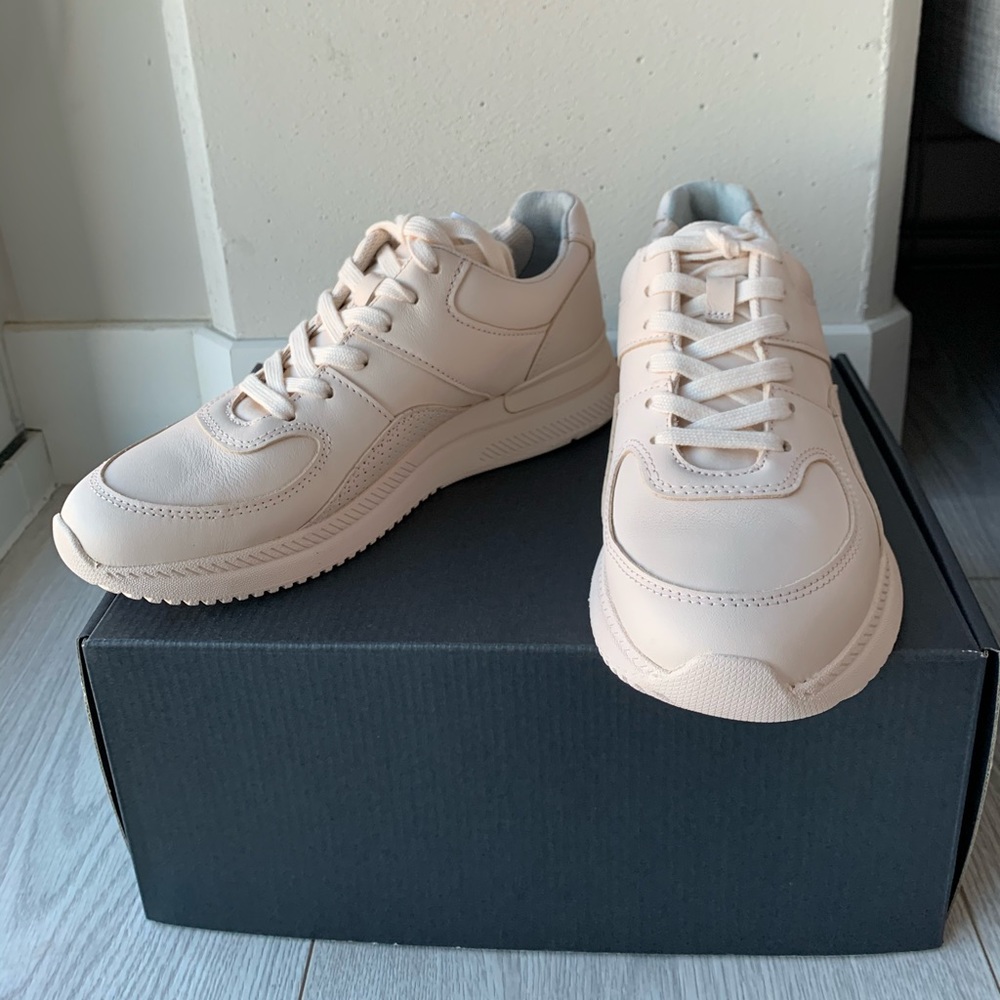 NEW Everlane The Trainer Women’s size 7.5 in BLUSH